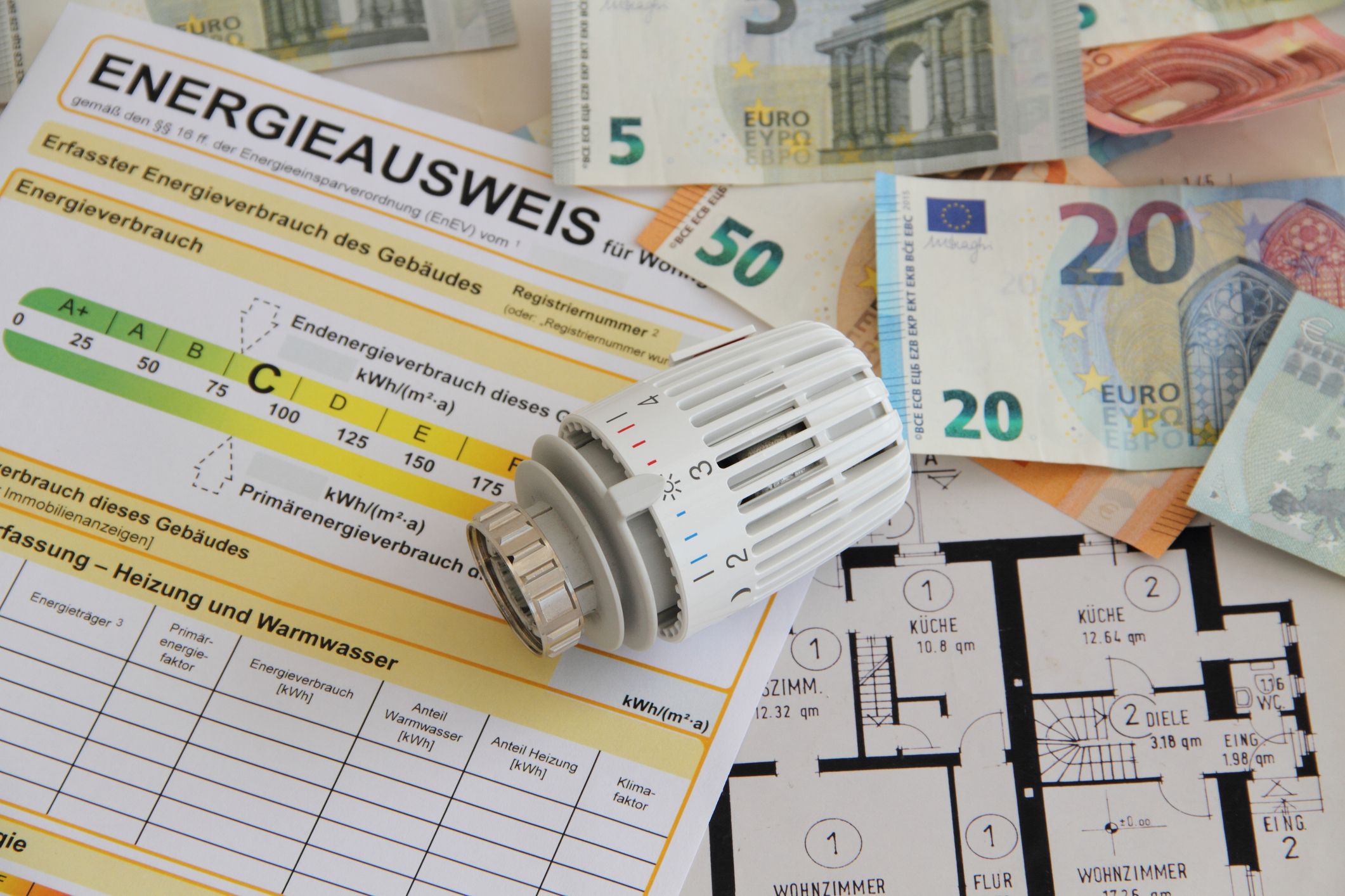 Senkung hoher Stromrechnungen: Wie Energiespeichersysteme für Privathaushalte die Kosten senken und die Energieunabhängigkeit erhöhen können?